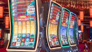Người chơi tận hưởng trải nghiệm casino trực tuyến neww88
